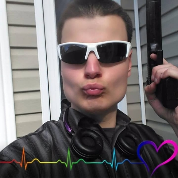 Meet your Posher, Nathan - Picture 1 of 8